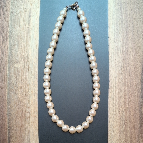 Jewelry - Vintage Large Cream Pearl Necklace